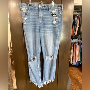 AE Light Wash Distressed Cropped Boyfriend Jeans Next Level Stretch